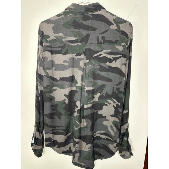 Rails Womens Medium Button Down Shirt Blouse Green Brown Camo Lightweight Travel - Picture 2 of 9